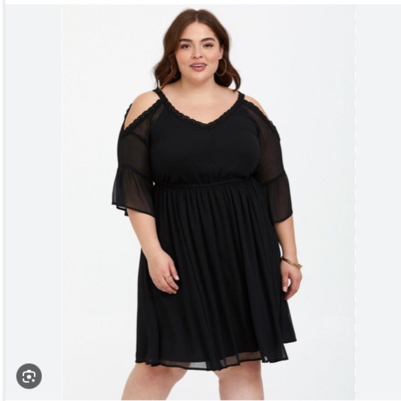 Torrid black chiffon cold shoulder skater dress 5 5X - Picture 2 of 7